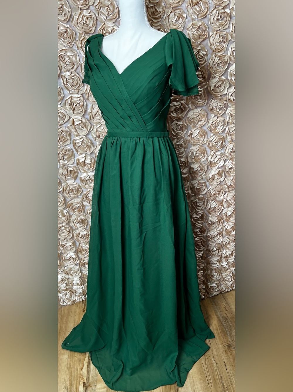 Elegant Green V-Neck Flutter Sleeve Maxi Dress